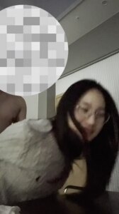 戴眼镜出轨少妇办公室偷情