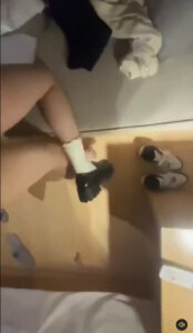 麻花辫双马尾妹子后入太爽了，身材真他妈极品