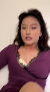 这套紫色衣服太骚了 看都不脱就直接干