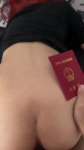 又把杭州已婚骚货后入猛干，婚前婚后都是我的人，拿着结婚证拍她肥屁股狂操