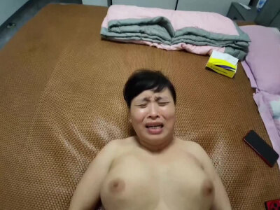 这老骚货泄火太猛了谁顶得住