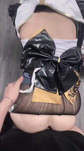 黑丝骚货布兰儿cosplay 被猛男后入干到腿软高潮喷水