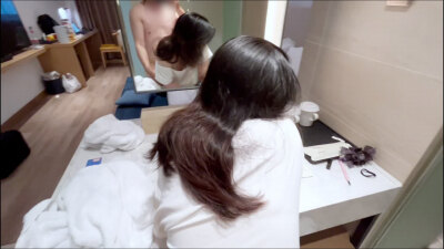[原创] 杨先生，我在镜子前操你老婆的时候她害羞的不敢抬头