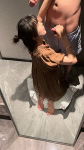 女老师女友急得不行直接扒我裤子抓着鸡巴就往里塞操到她水直流