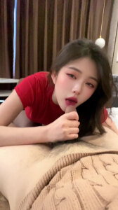你眼中的女神 却是别人的精盆母狗