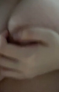 奶子超大的妹子自己拍
