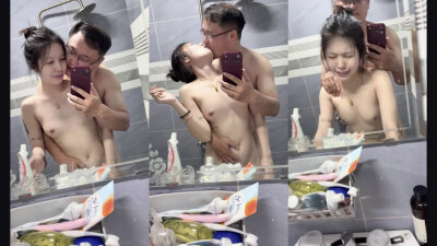 超正点人妻 厕所里玩嗨了完全放飞自我