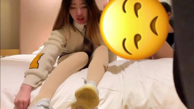 找了个声音超嗲的小骚妹！女上位骑得又猛又骚，把我爽得直叫忍不住啊